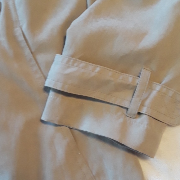 Event Trench Coat, Large - Picture 6 of 17
